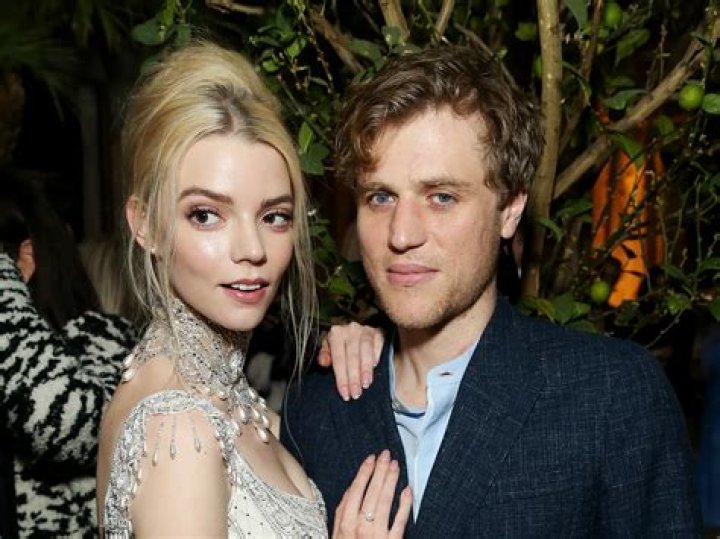 Actress Beatrice Minns And Actor Johnny Flynn: A Hollywood Couple