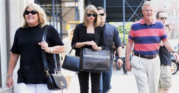 Did Taylor Swift's Parents Tie The Knot Again? Uncovering The Truth