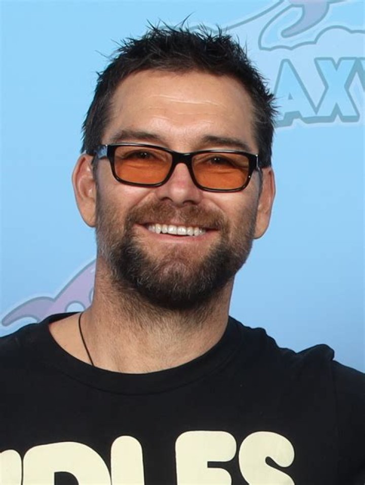 Discovering The Stylish Appeal Of Antony Starr Glasses
