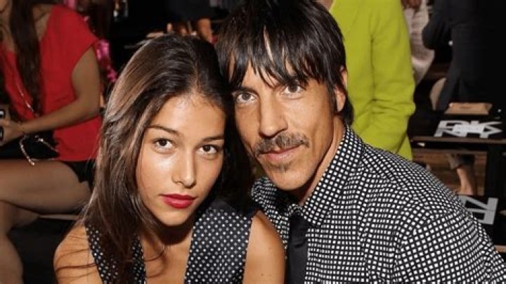 La Historia De Anthony Kiedis Y Su Novia: Un Amor En El Ojo Público