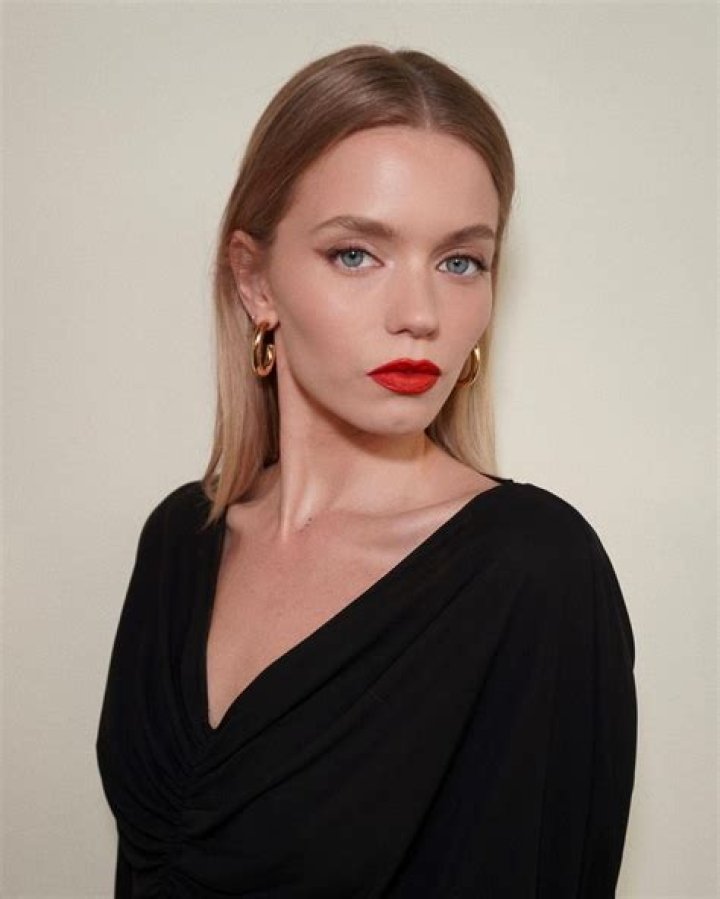 The Love Life Of Actress Abbey Lee Kershaw: Uncovering Her Husband And Marriage