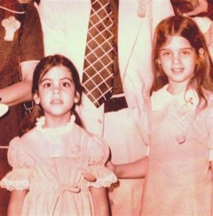 Unveiling The Adorable Hania Amir: A Look At Her Childhood Pics