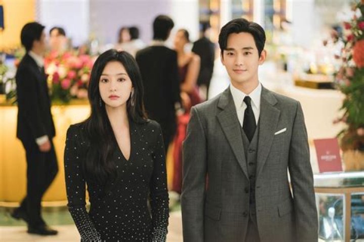 Unveiling The Enigmatic Star: Who Is Kim Soo Hyun?