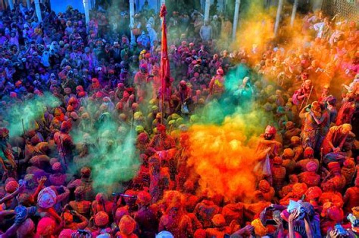 Unveiling The Vibrant World Of Chappell Roan Colors
